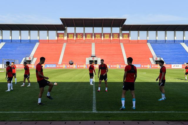 中国男篮不敌德国狂输49分 李凯尔10分周琦9分