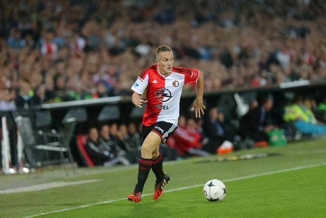 38岁拉莫斯在社交媒体晒照发文：秋季训练！